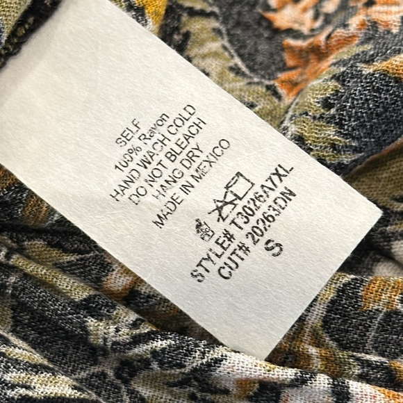 White Birch Small Black and Orange Smocked Fitted Blouse - Picture 7 of 7